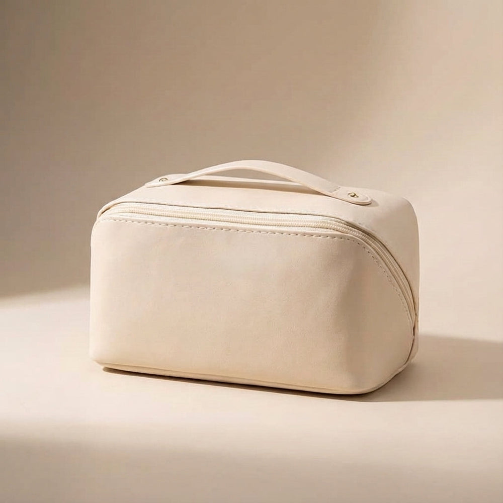 Witte ruime vierkante beautycase voor dames, perfect als make-up tas en cosmetica organizer voor onderweg.