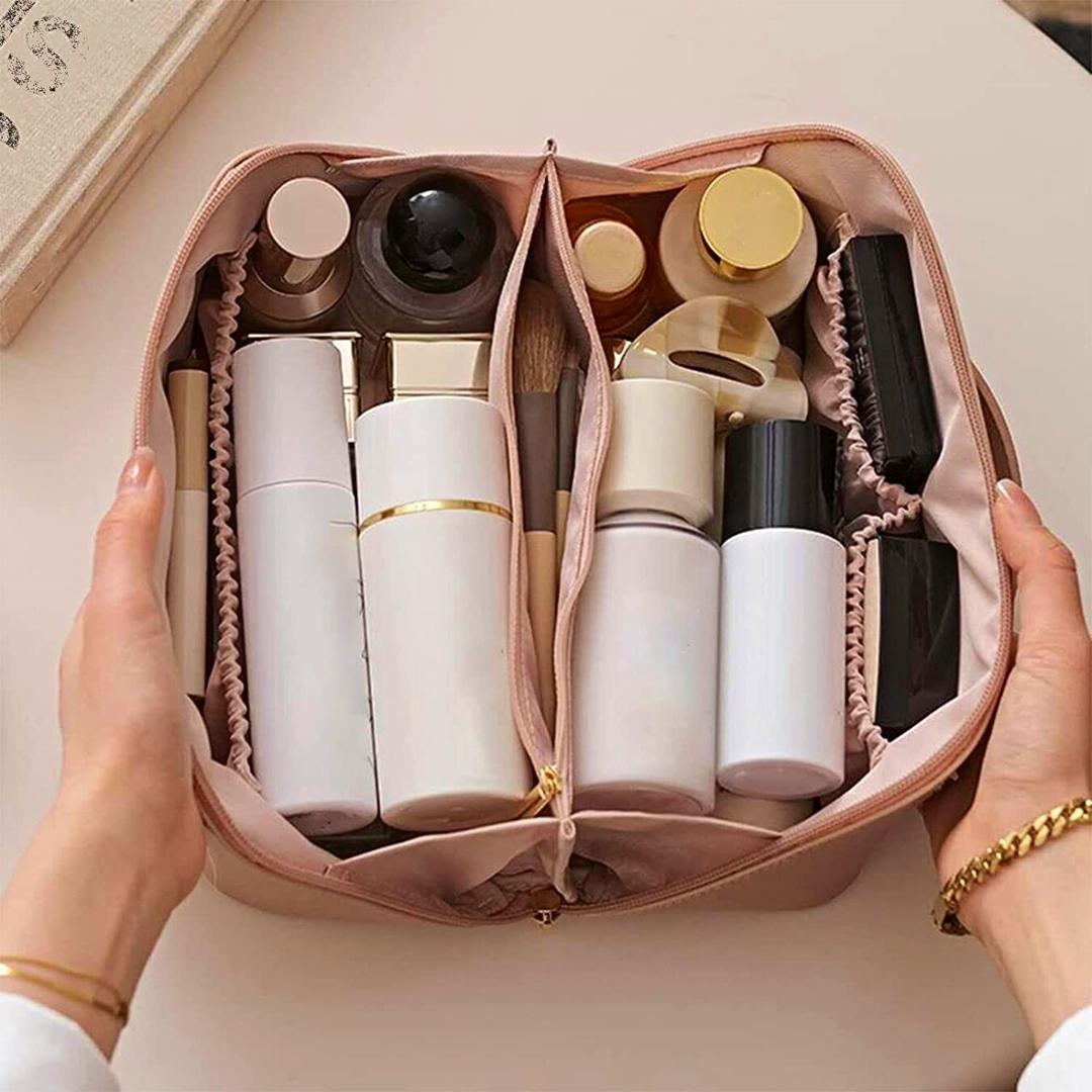 Georganiseerde ruime vierkante make-up tas voor dames, ideaal als cosmetica opberger en reisaccessoire.
