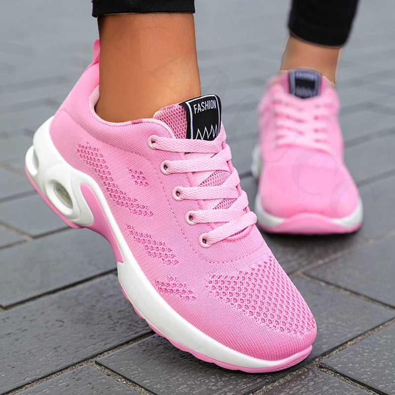 Ergonomische RunnyShoes™ sportschoenen, bieden dames ultiem comfort en grip.