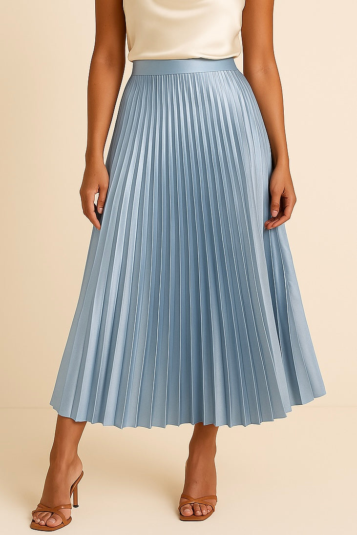 Glanzende satijnen plissérok voor dames, hoge taille. Chique en vrouwelijk.