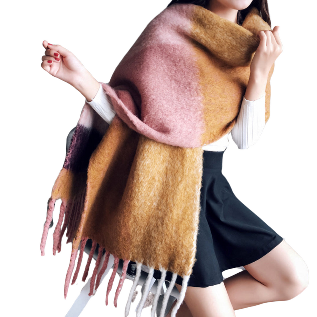 Trendy dames sjaal van zacht textiel. Warm en comfortabel, ideaal voor een stijlvolle winterlook.