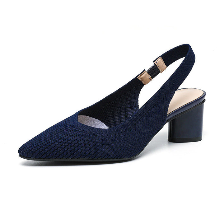 Modieuze dames pumps: slingback model met lage blokhak en spitse neus, veelzijdig en stijlvol.