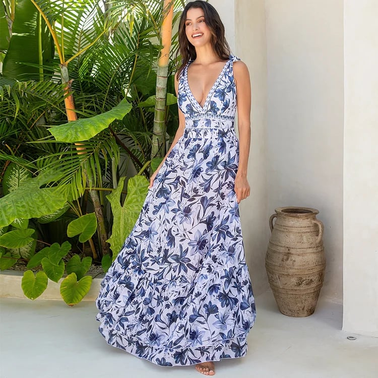 Tweedelige dames badpakset: badpak en elegante rok, jouw go-to voor de zomer.
