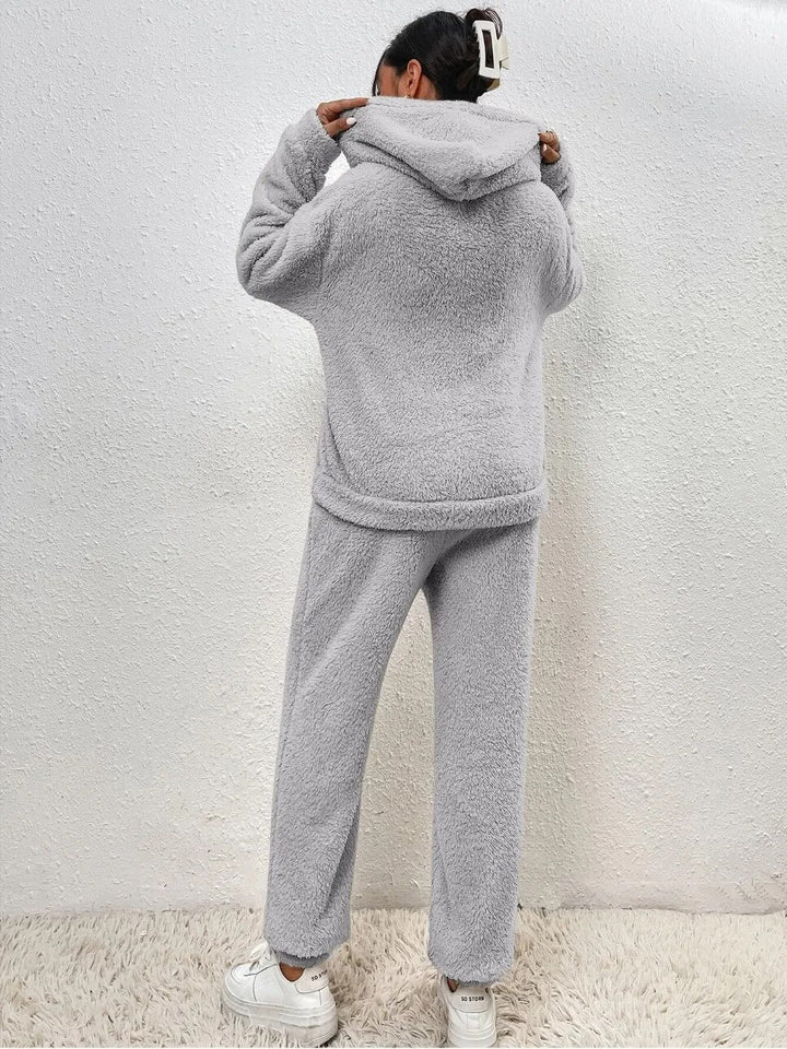 Zacht teddy winterpak voor dames, met capuchon, warm en stijlvol.