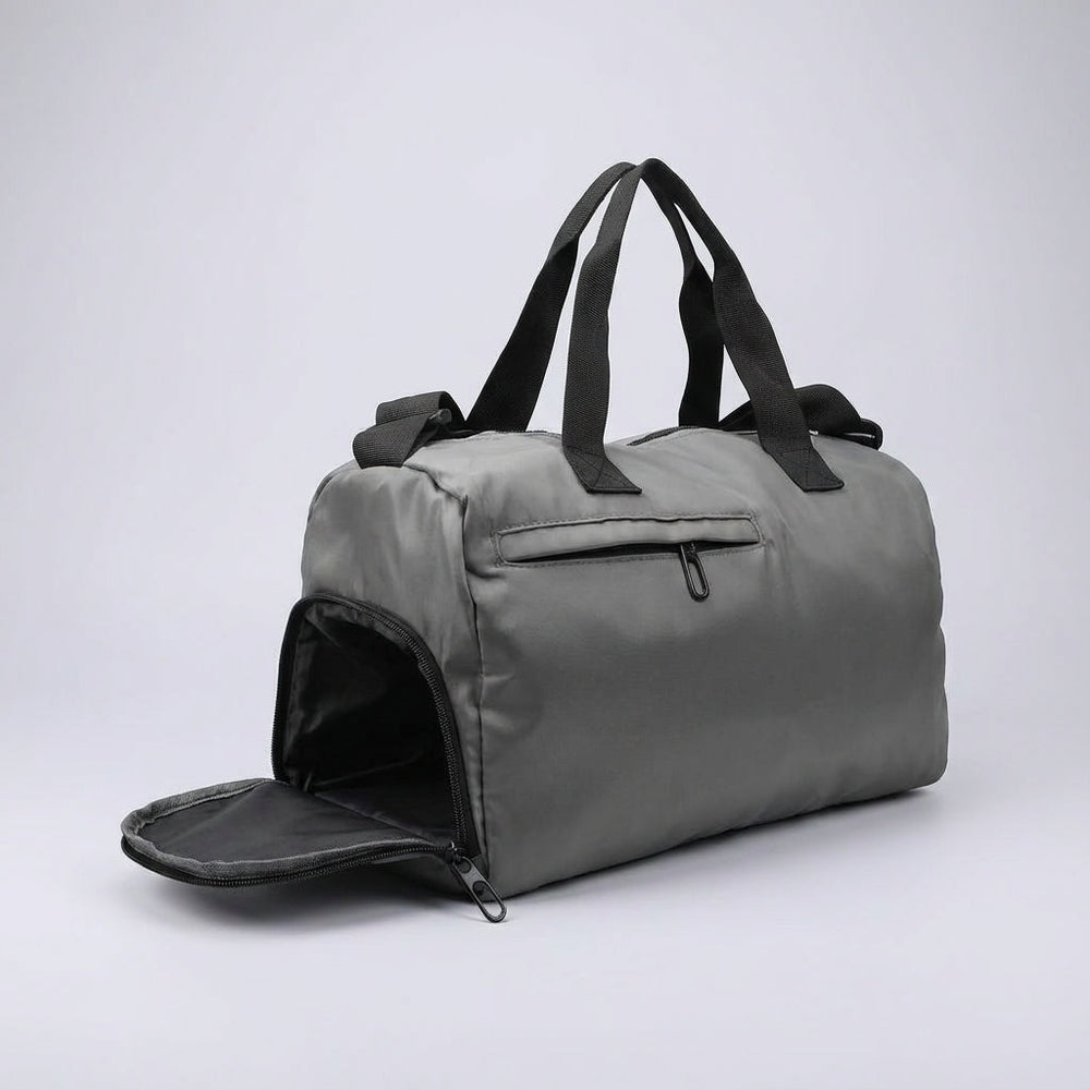 Georganiseerde dames duffel tas met handig geïntegreerd schoenvak, perfect voor sport of weekendtrip.