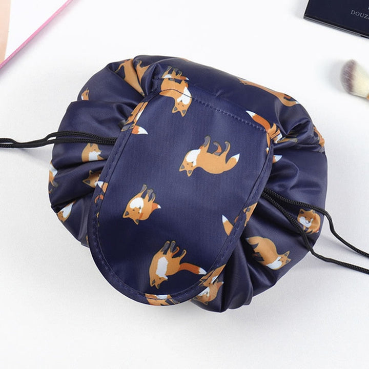 Compacte opvouwbare trekkoord make-up tas, waterdicht en ruimtebesparend voor elke reis.