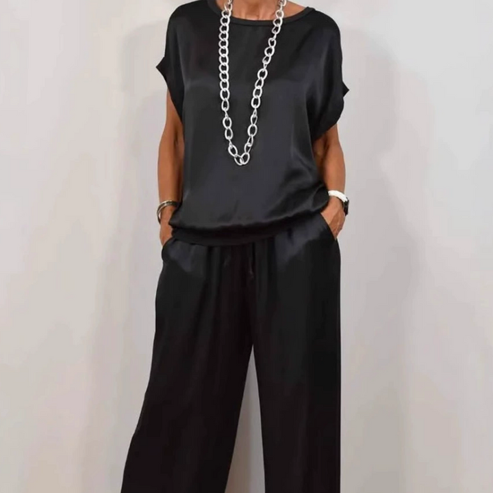 Dames relaxte fit set: comfortabele broek met wijde pijpen en casual top. Perfect voor elke dag.