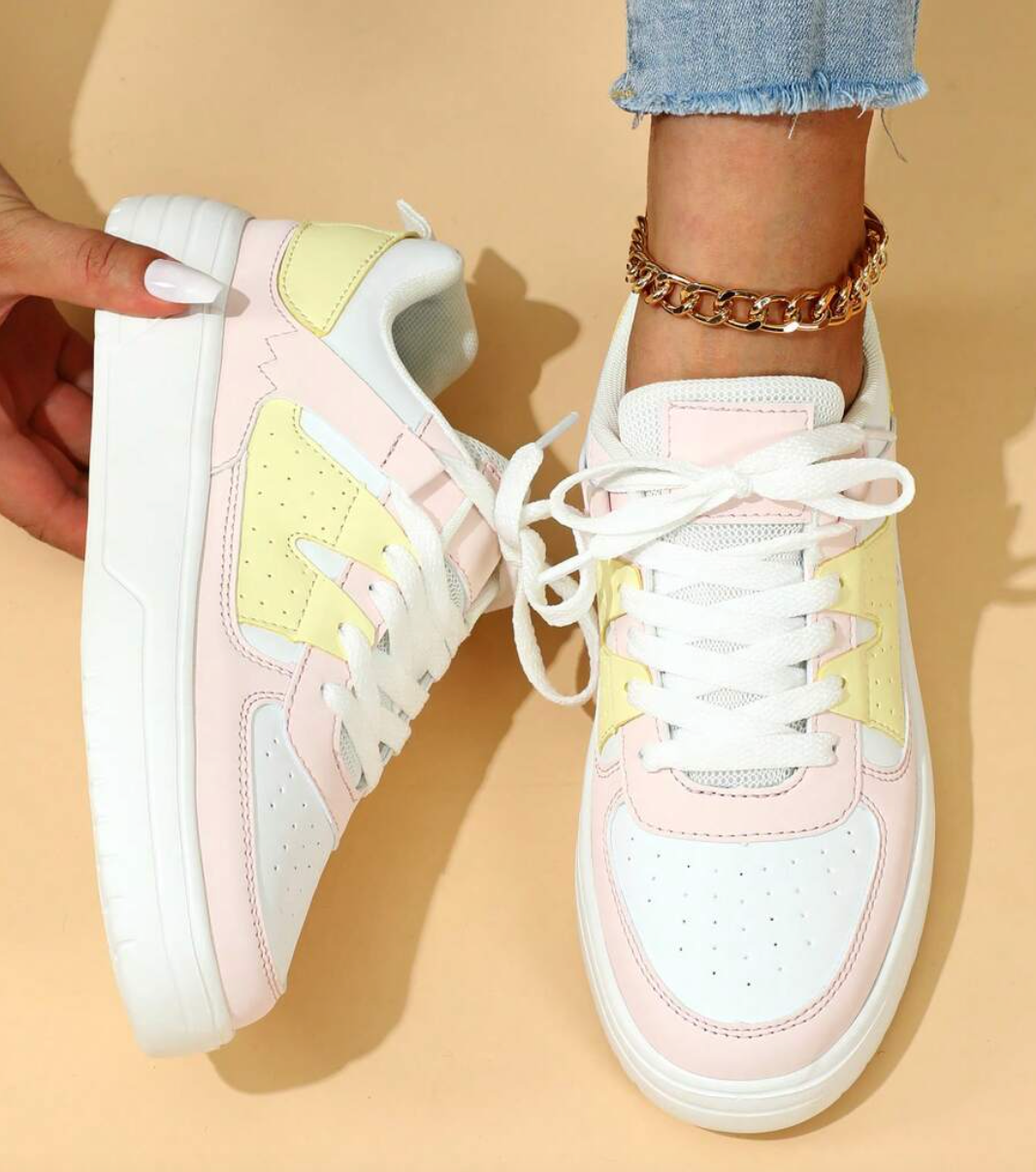 Moderne Valeen dames sneakers met levendige kleuren; ideaal voor casual en sportieve vrijetijdsschoenen.
