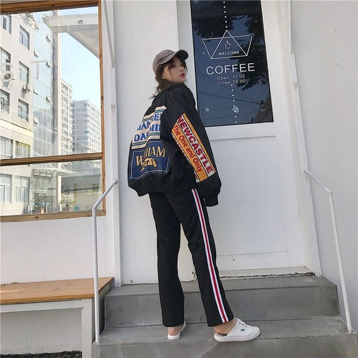 Sportieve dames varsity jacket, een trendy bomberjack voor een casual of streetwear outfit.