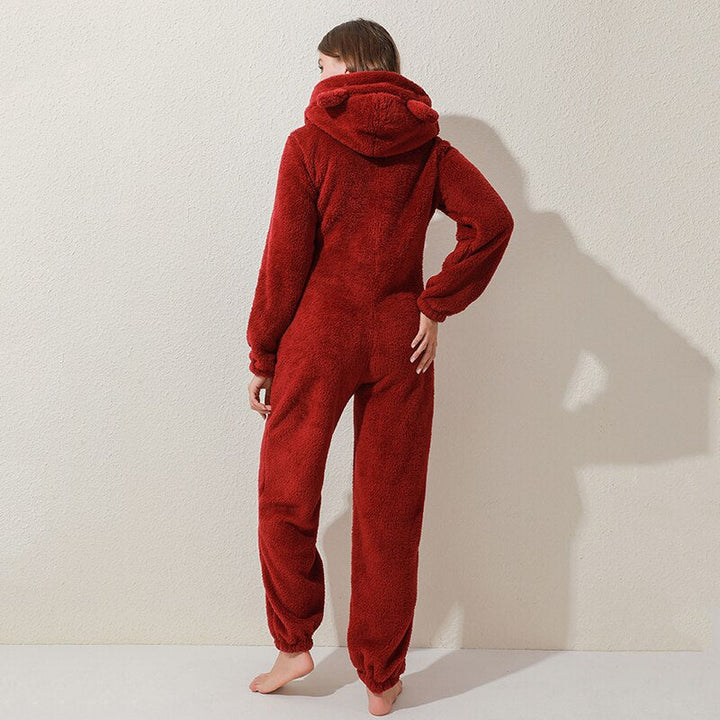 Gevoerde pluche dames jumpsuit, een warme winter onesie ideaal als comfortabel huispak of pyjama.