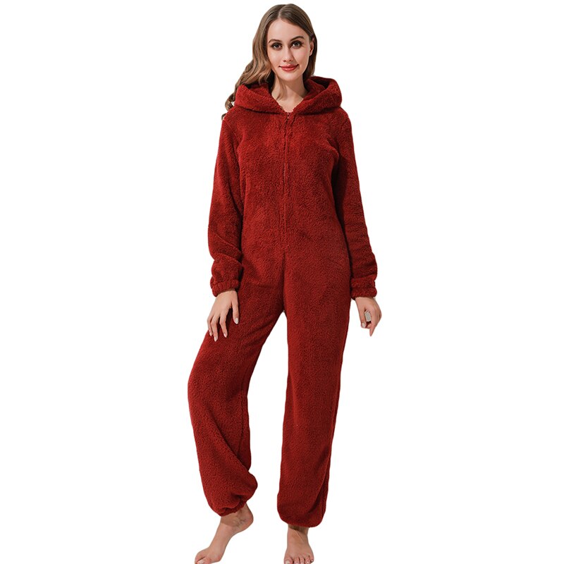 Warme dames winterpyjama onesie van pluche, met lange mouwen, perfect voor koude avonden.