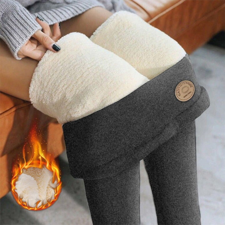 Warme en zachte pluchebroek voor dames, onmisbaar voor de winter en ontspannen thuisdagen.