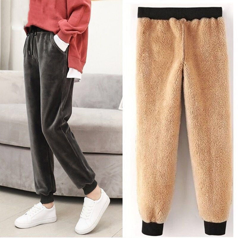 Comfortabele pluche damesbroek met elastische taille, perfect voor een relaxte en warme winter.