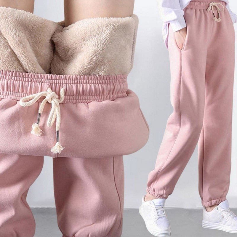 Dames Warme PlucheBroek™, superzacht en isolerend, perfect voor winterse comfort.