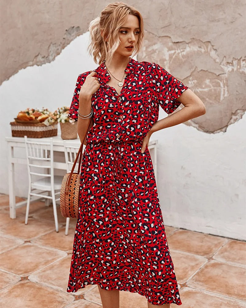 Dames midi zomerjurk met stijlvolle print, comfortabel en veelzijdig.