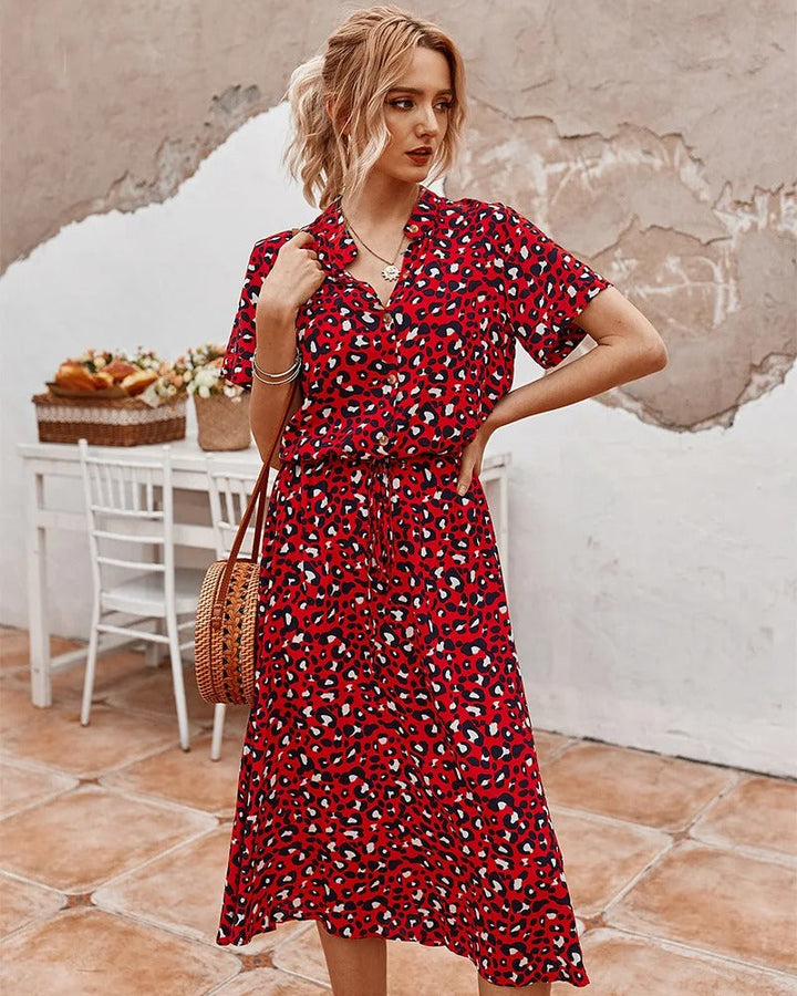 Dames midi zomerjurk met stijlvolle print, comfortabel en veelzijdig.
