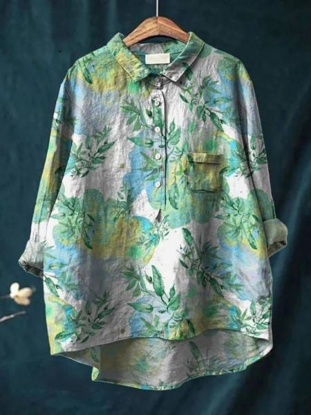 Modieuze bloemenprint blouse voor dames met knoopsluiting. Elegante toevoeging aan je garderobe.