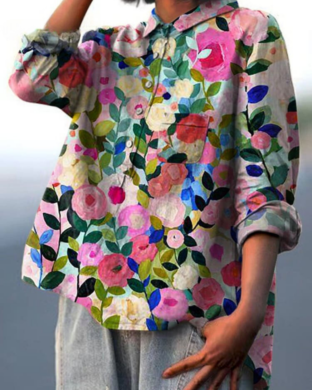 Elegante damesbloes met kleurrijke bloemenprint. Casual chic, comfortabel en modieus voor elk seizoen.