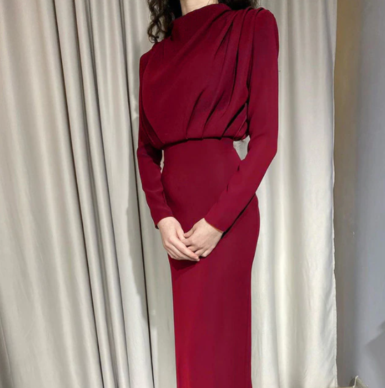 Trendy damesjurk met lange mouwen, ideaal voor elk seizoen. Comfortabele en stijlvolle kleding voor de moderne vrouw.