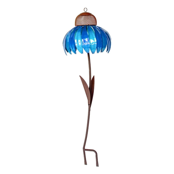 Vogelvoederhuisje met bloemdesign, een chique tuinaccessoire van metaal voor een levendige tuin.