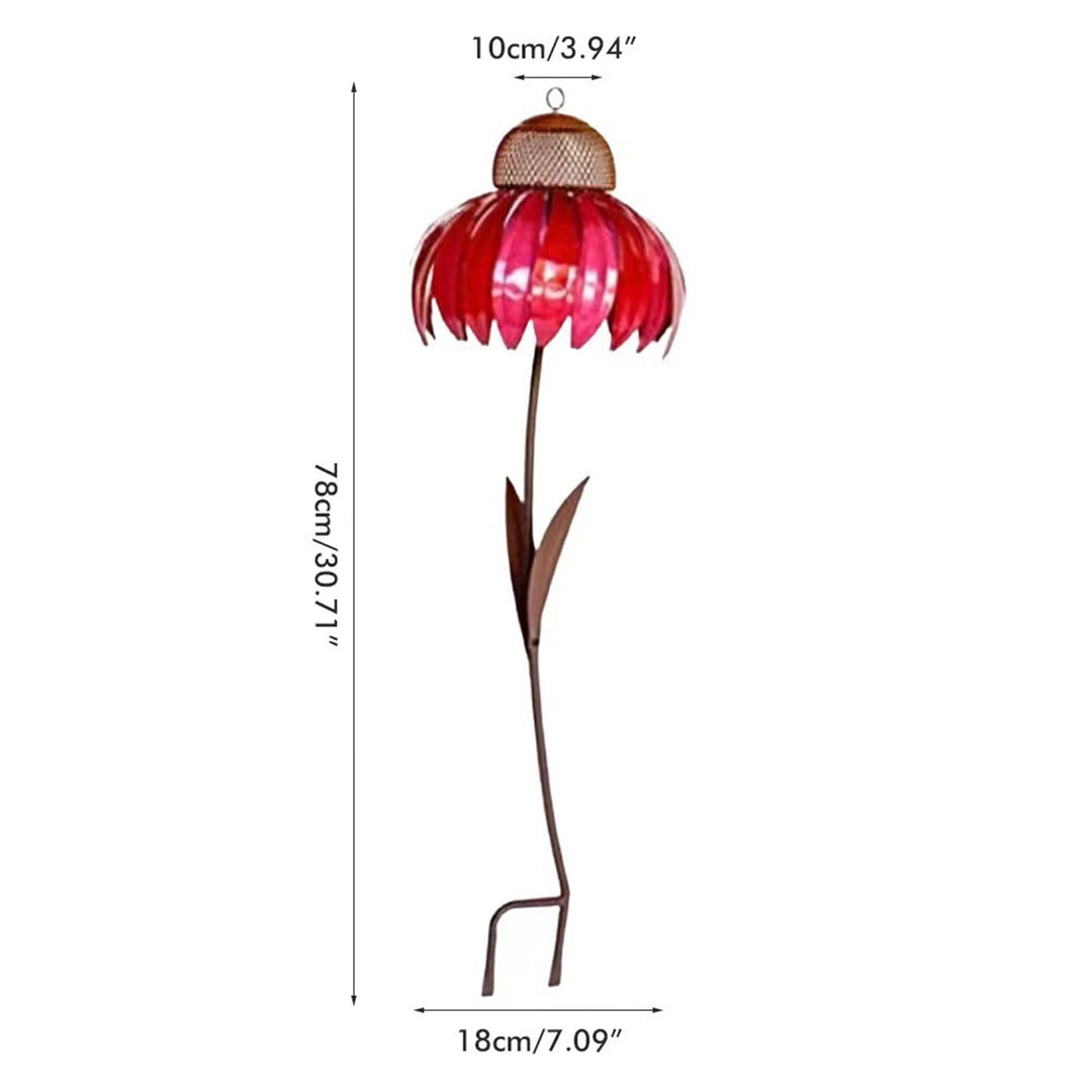 Mooi vogelvoederhuisje voor in de tuin, met verfijnd bloemdesign. Ideaal voor vogelvoer en decoratie.