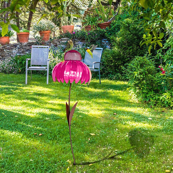 Uniek vogelhuisje in bloemvorm, perfect als vogelvoeder voor buiten. Een mooie tuinaccessoire.
