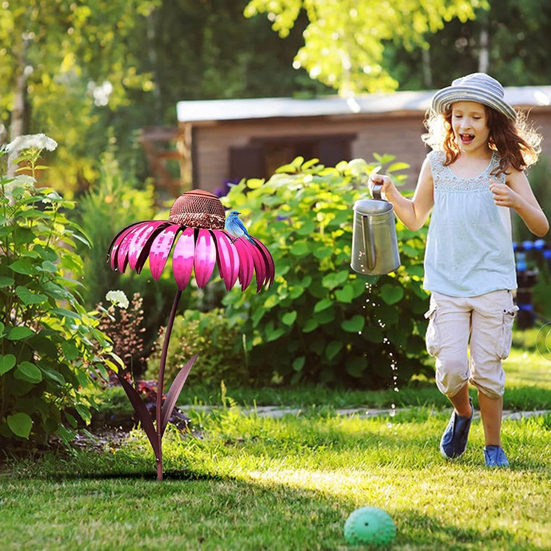 Bloemvormig vogelvoederhuisje voor de tuin, van duurzaam metaal. Voer vogels en verfraai je buitenleven.