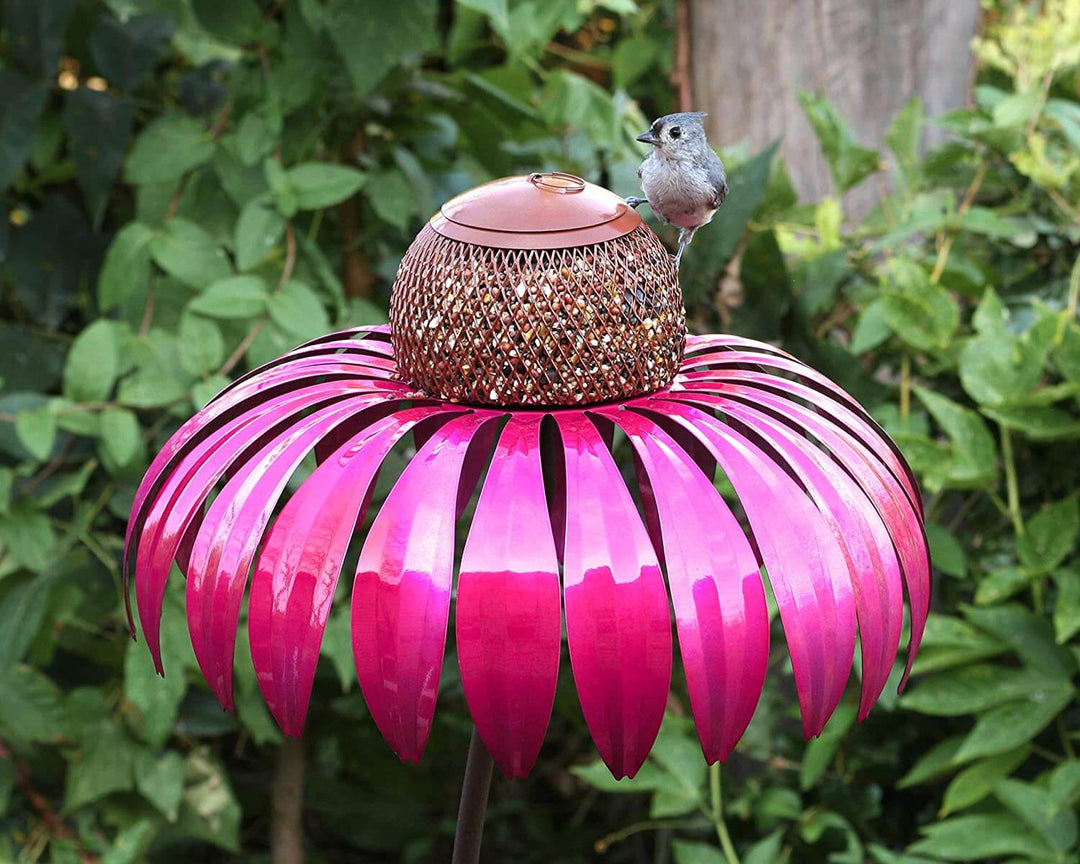 Sierlijk vogelhuisje 'Bloem': een duurzaam metalen vogelvoeder voor je tuin en vogels.