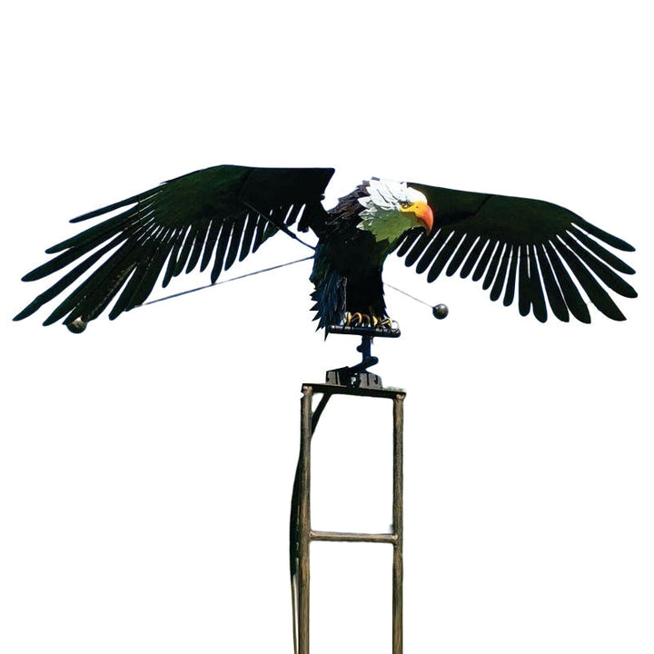 Decoratieve tuinkunst vogel windmolen, geïnspireerd op adelaar en uil, gemaakt van metaal voor terras of tuin.