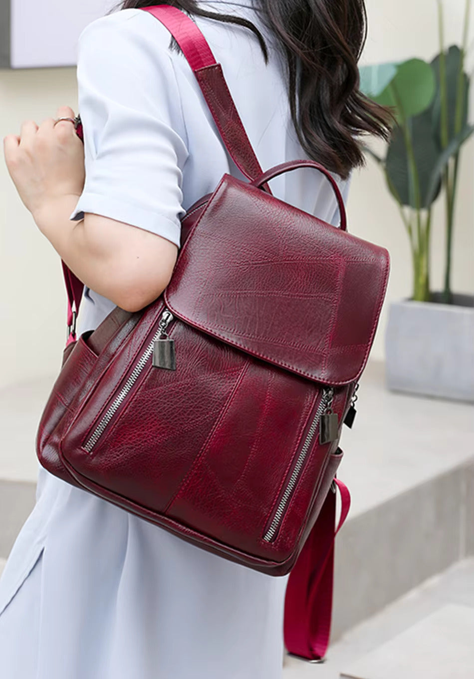Dames anti-diefstal leren rugzak, elegant, premium leer, tijdloos design, ideaal voor stijlvolle, veilige reizen.