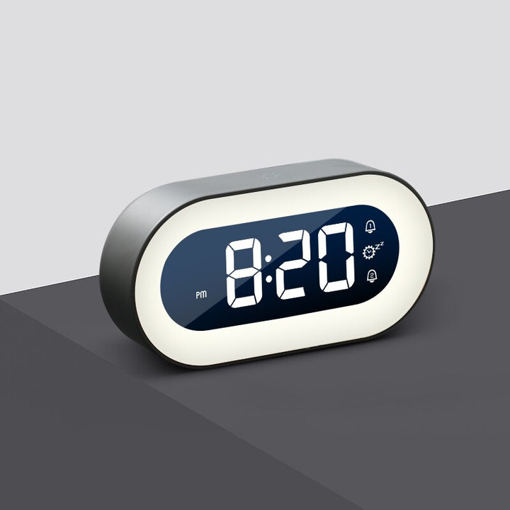 Verbeter je slaap met deze digitale wekker Lumino: zacht nachtlampje, geluiden en oplaadbaar gemak.