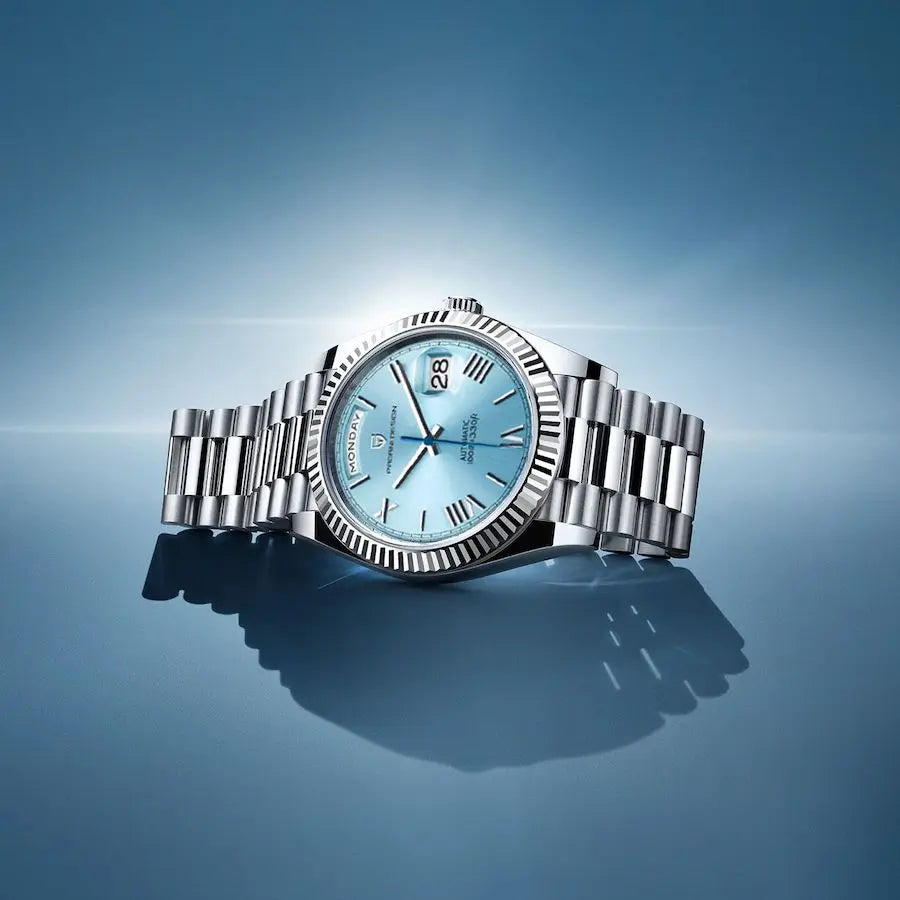 Glanzende roestvrijstalen horlogeband van het Dominus automatische herenhorloge, waterbestendig en comfortabel.