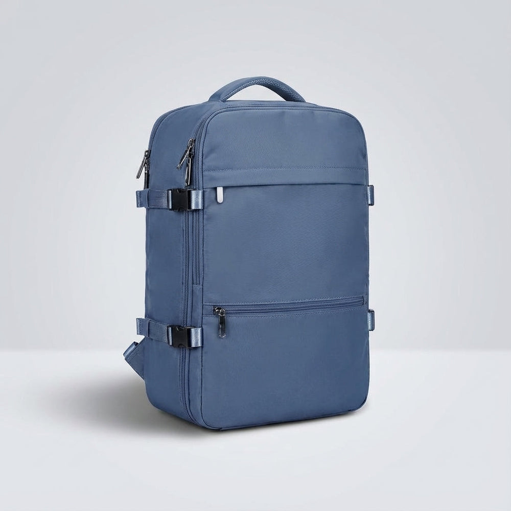 Compacte waterbestendige backpack met laptopvak en antidiefstal functies voor reizen en cabine bagage.