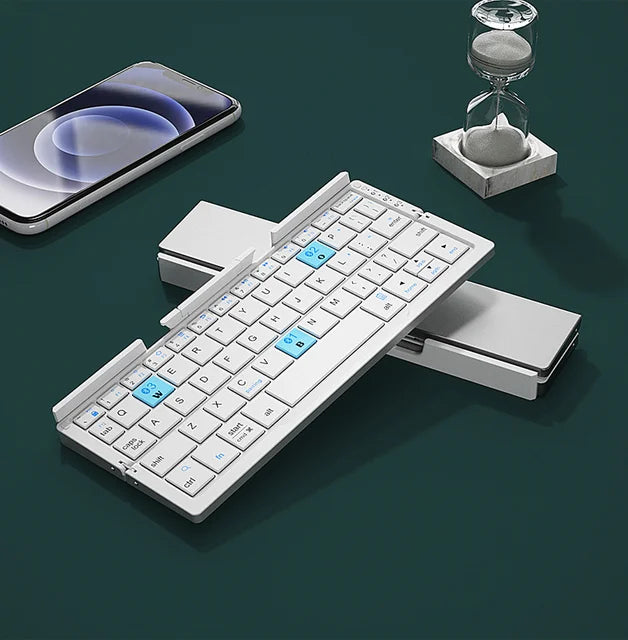 Compact Bluetooth tablet toetsenbord, draadloos opvouwbaar, ideaal voor mobiel werken met smartphone of tablet.