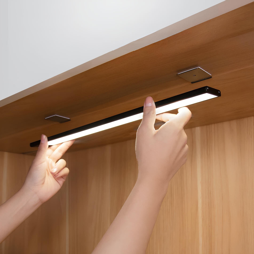 Flexibele draadloze sensorlamp voor diverse ruimtes. GlowMotion LED, oplaadbaar en slim.