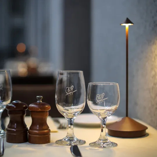 Duurzame en draadloze ModernLumin LED tafellamp, dimbare sfeerlamp voor een stijlvolle ambiance.