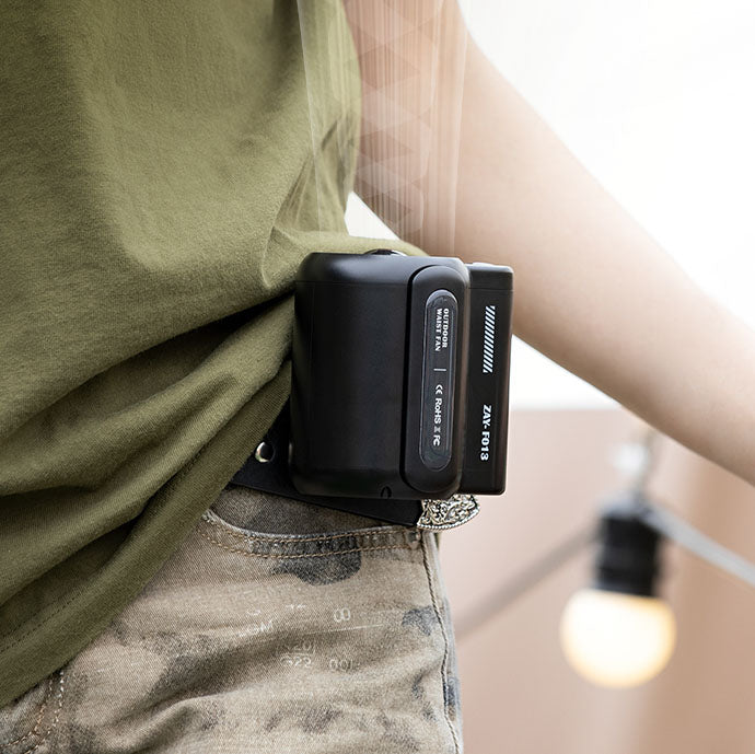 Compacte mini USB ventilator met clip, oplaadbaar via powerbank. Perfect voor persoonlijke verkoeling.