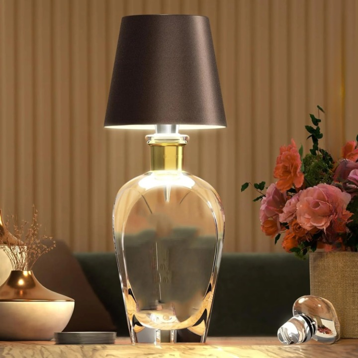 Oplaadbare draagbare LED tafellamp, flesvormig design, ideaal voor sfeerverlichting overal.