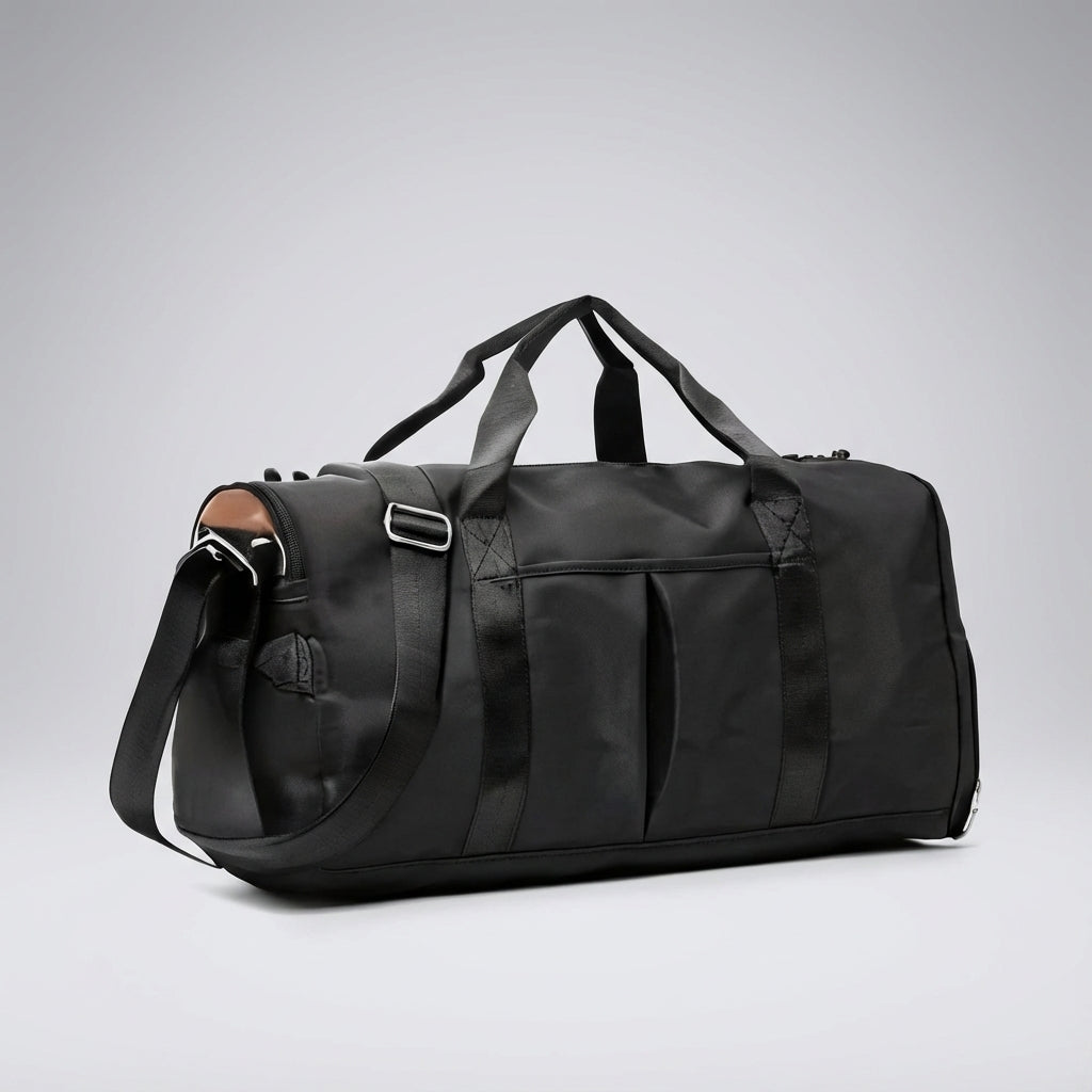 Ruime en lichtgewicht DryVoyager duffeltas, waterdicht en perfect als sporttas, reistas of weekendtas.