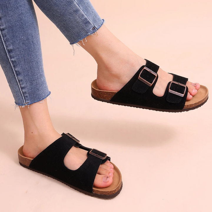 Donkerbruine orthopedische kurksandalen, ergonomisch en comfortabel voor optimale voetondersteuning.