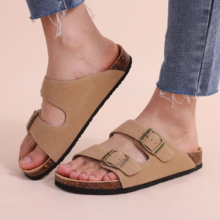 Donkerbruine orthopedische kurksandalen, ergonomisch en comfortabel voor optimale voetondersteuning.