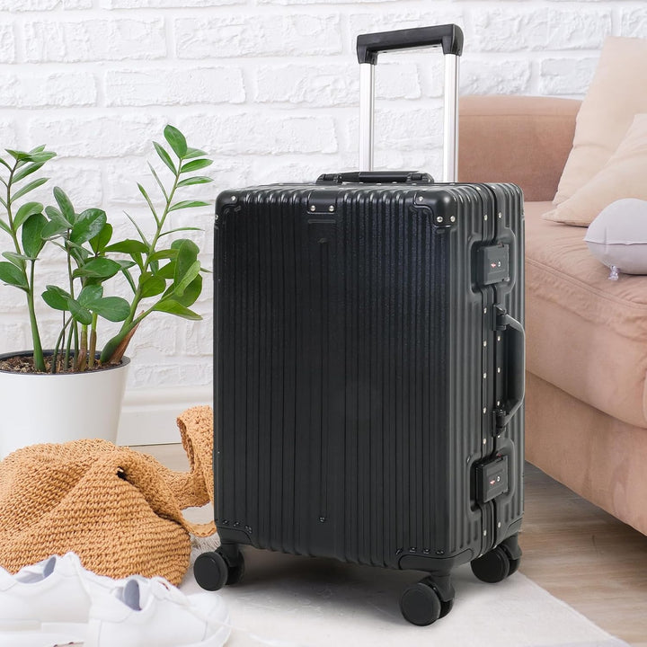 De harde koffer met aluminium frame en stille wielen, perfect voor al je reizen als handbagage.