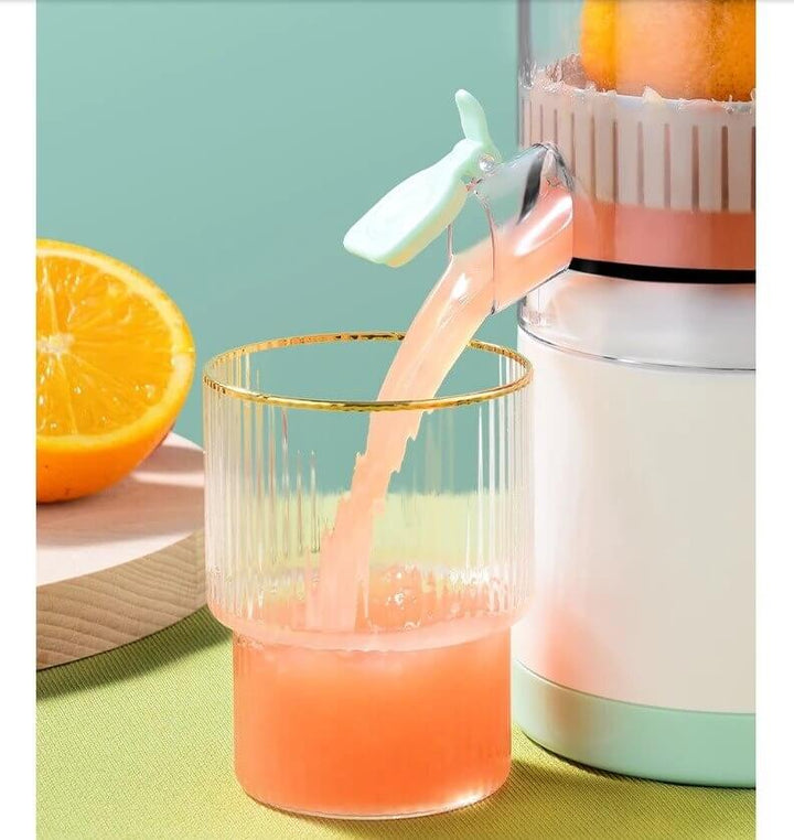 Compacte draadloze fruitpers voor dagelijks vers sap, bevordert gezondheid en gebruiksgemak in de keuken.