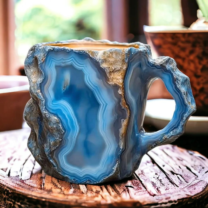 Verfijnde edelsteen koffiemok, een geschenkidee dat elegantie en spiritualiteit combineert, magnetronbestendig.