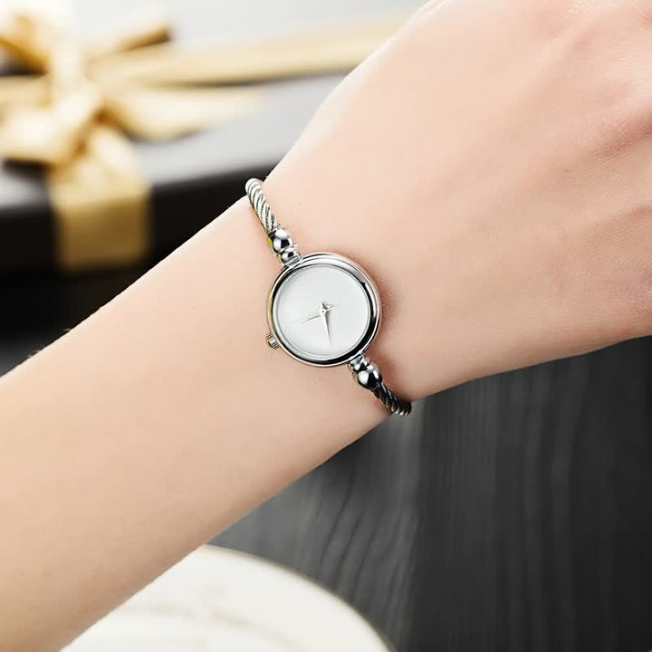 Tijdloos dameshorloge met klassiek ontwerp. Elegant en stijlvol, dit ClassyWatch™ is een essentieel accessoire.