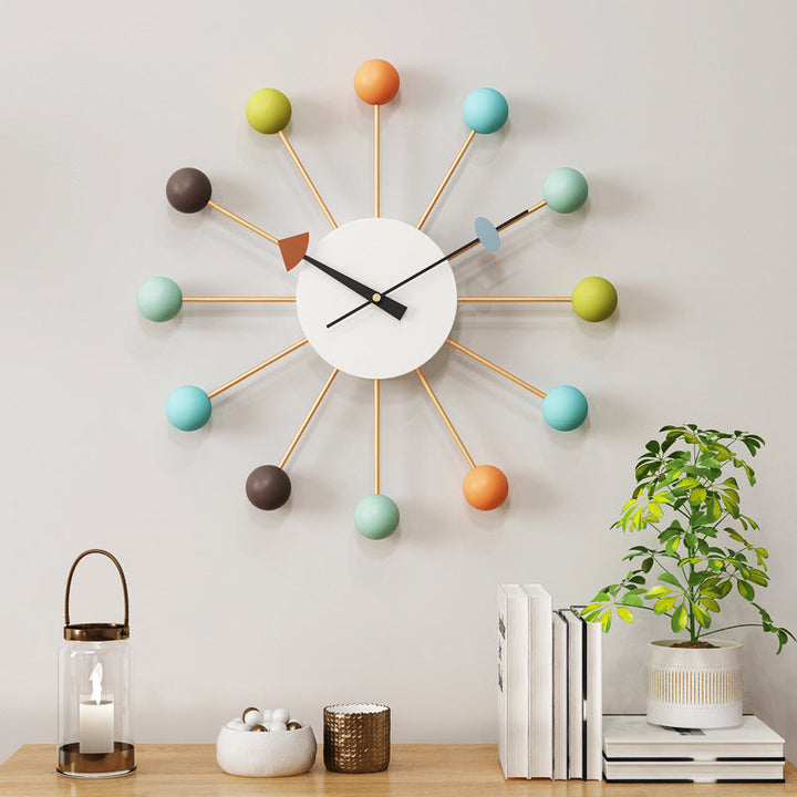 Elegante 21-inch wandklok, groot woonkamer accentstuk, modern design, geruisloos, gemaakt van ijzer, voor stijlvolle inrichting.