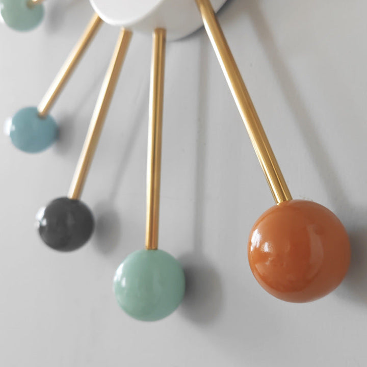 Elegante 21-inch wandklok, groot woonkamer accentstuk, modern design, geruisloos, gemaakt van ijzer, voor stijlvolle inrichting.