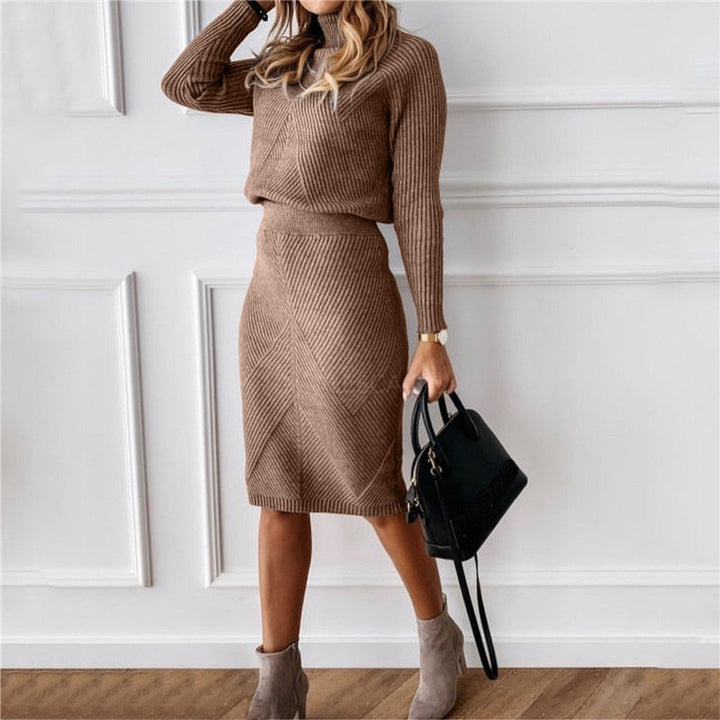 Grijze FemkesSet I: comfortabele dames coltrui en kokerrok set. Elegante dameskleding voor een stijlvolle look.