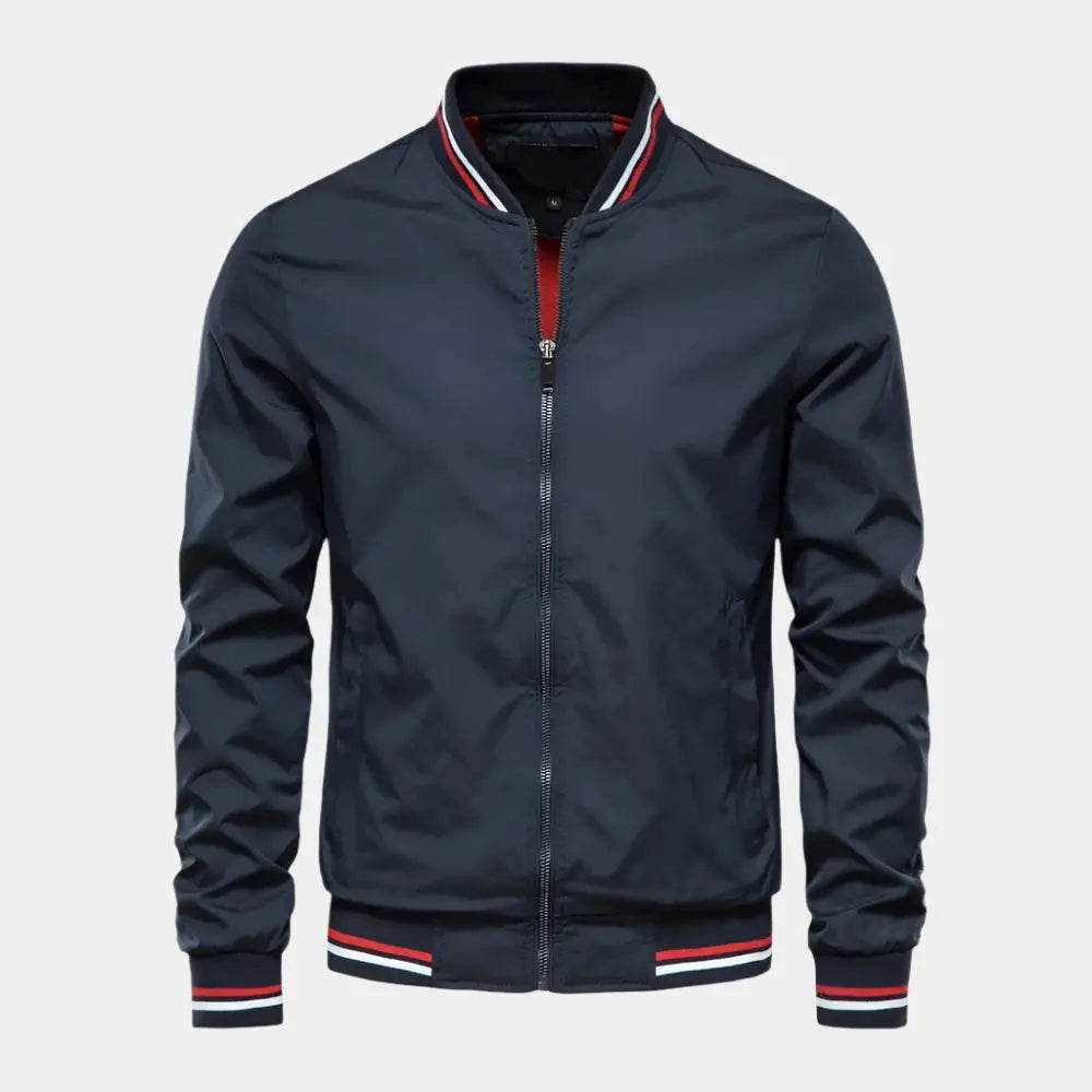 Elegant marineblauw bomberjack gemaakt van hoogwaardige materialen voor stijlvol comfort, perfect voor alle gelegenheden.