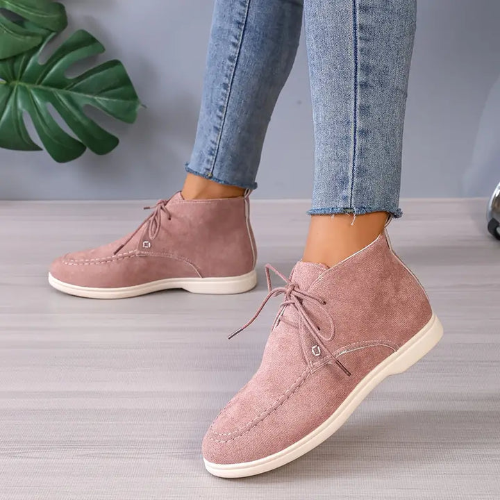 Beigewitte moderne leren dames schoenen Maxime, comfortabel en elegant voor elke dag.